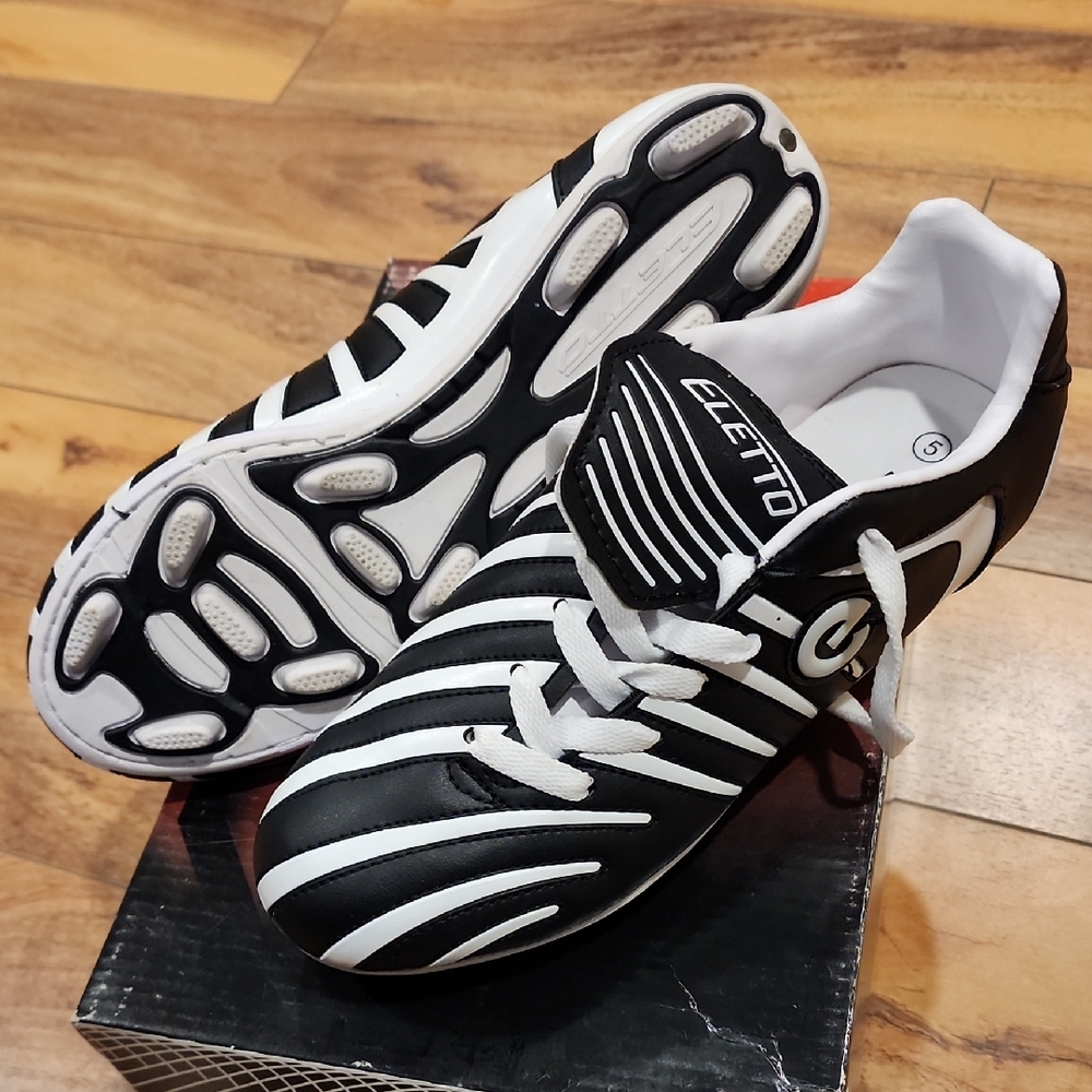 ELETTO CONTROL RB Black and White Men's Athletic Shoes